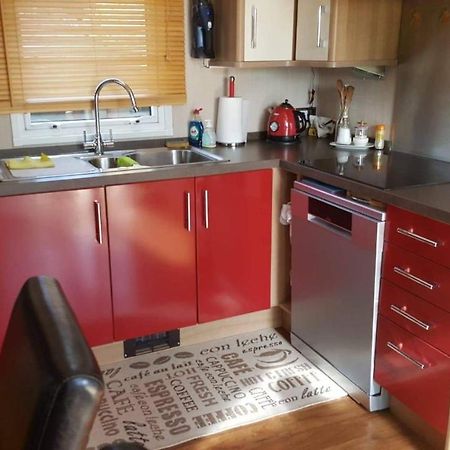 La Baie Des Lacs Apartment Froid Chapelle Bagian luar foto